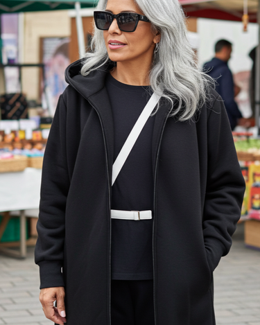 Black Warm Oversized Hoodie Sweatshirt with Long Sleeves and Front Black Warm Oversized Hoodie Sweatshirt with Long Sleeves and Front