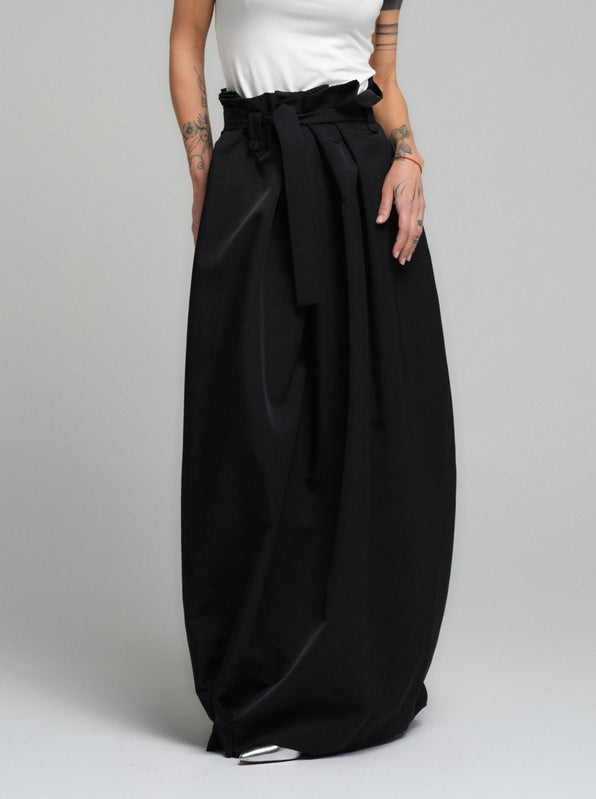 High-Waist Skirt in Black
