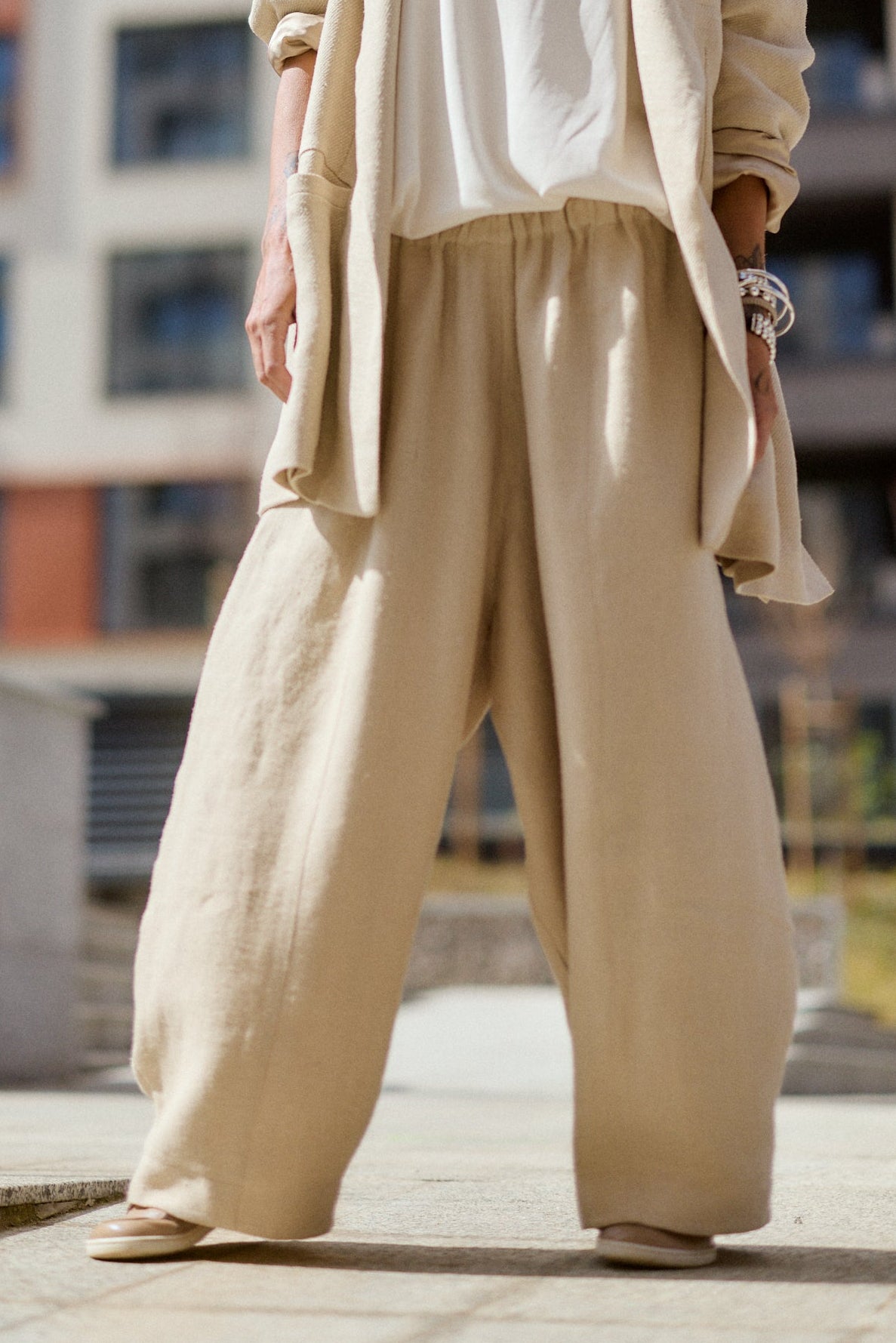 Beige Wide-Leg Pants - Effortless Elegance 2XL/3XL Beige Wide-Leg Pants - Effortless Elegance 2XL/3XL