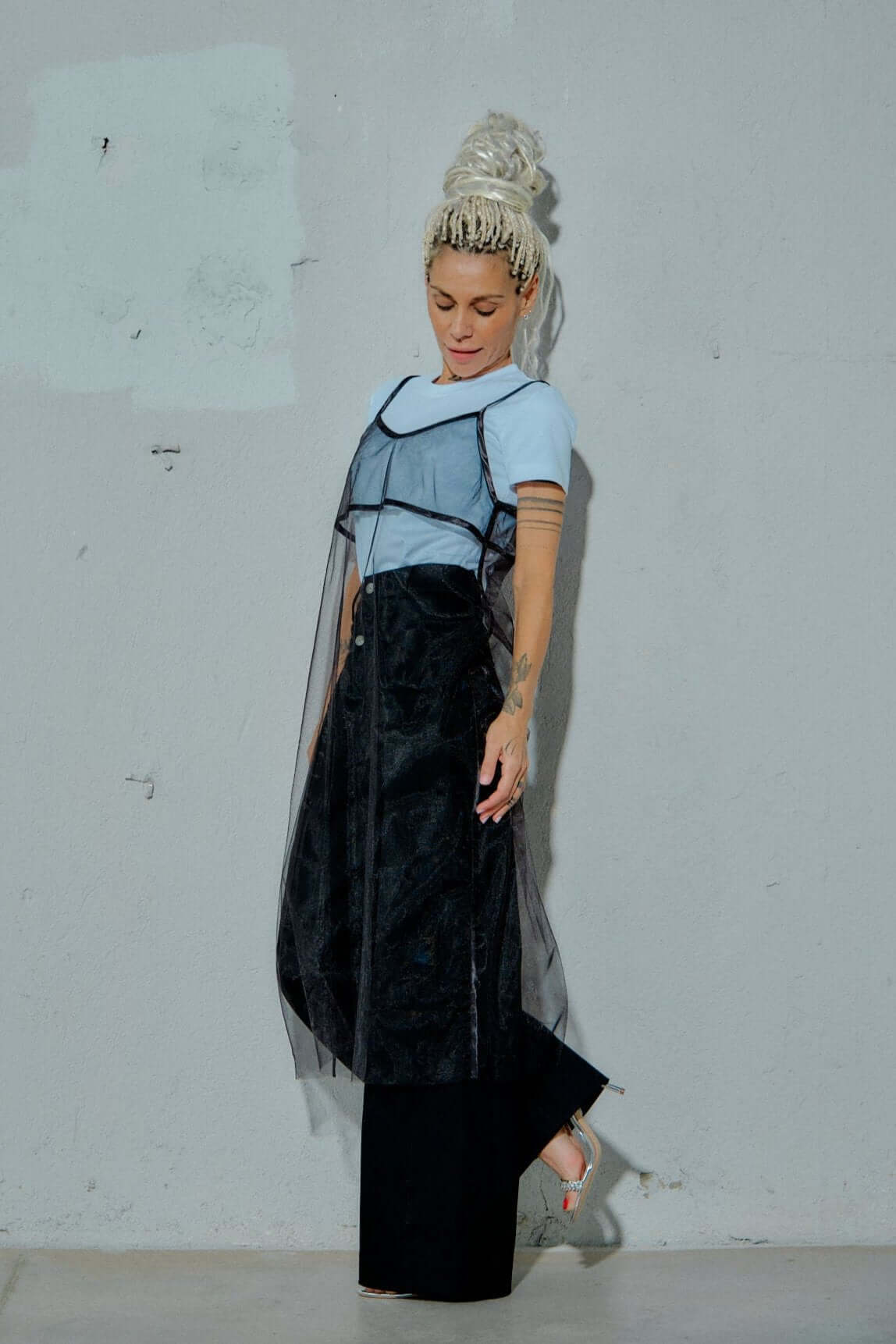 Double-Waistband Jeans in Black