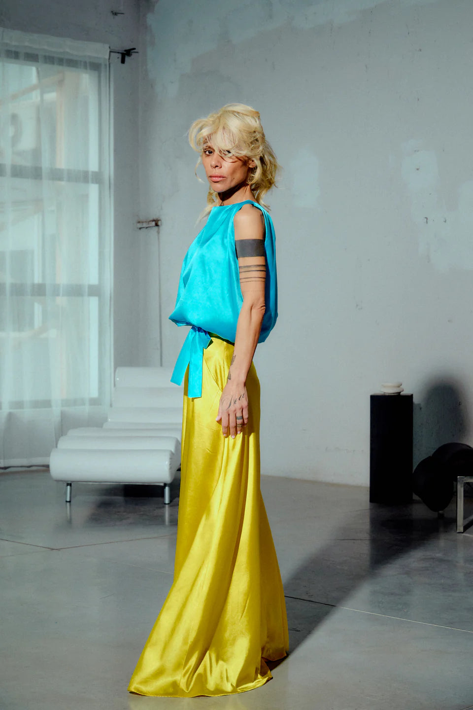 BLUE BOW-DETAIL BLOUSE & YELLOW MAXI SKIRT OUTFIT SET