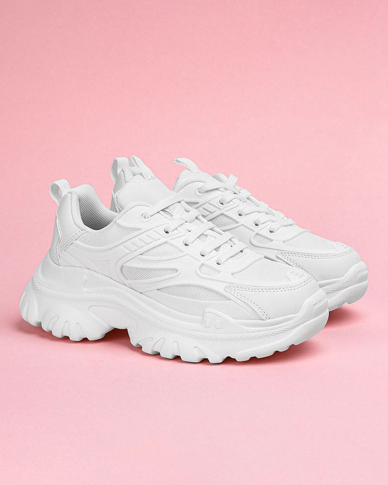 White Sneakers Dove