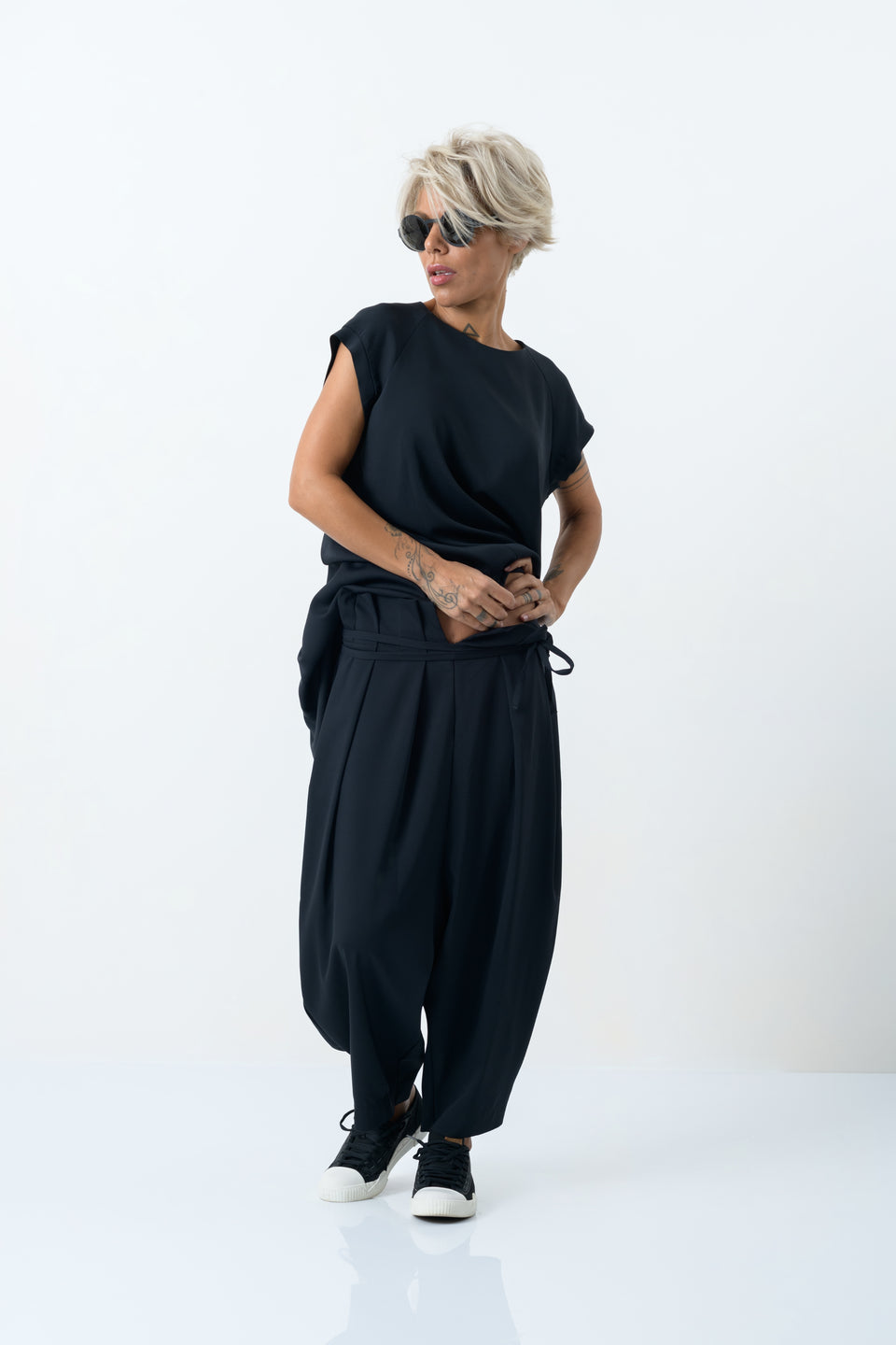 High-Low Tunic Top in Black – Clothes By Locker Room